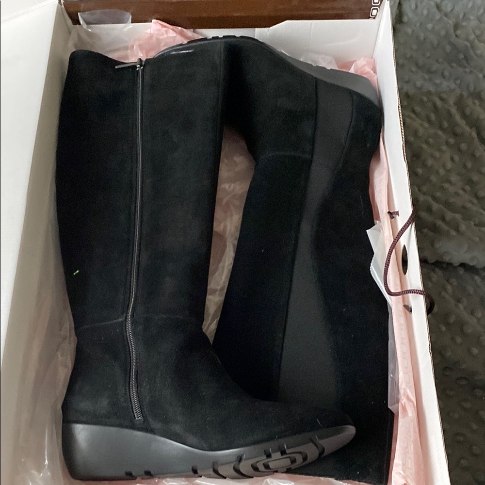 Bandolino - Aamori (Black Suede) Women's knee high boots - Picture 2 of 7